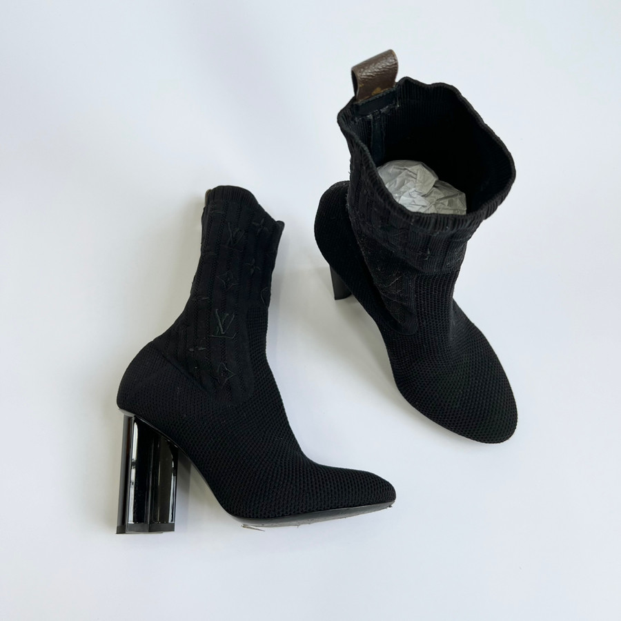 Giày boots đen Louis Vuitton