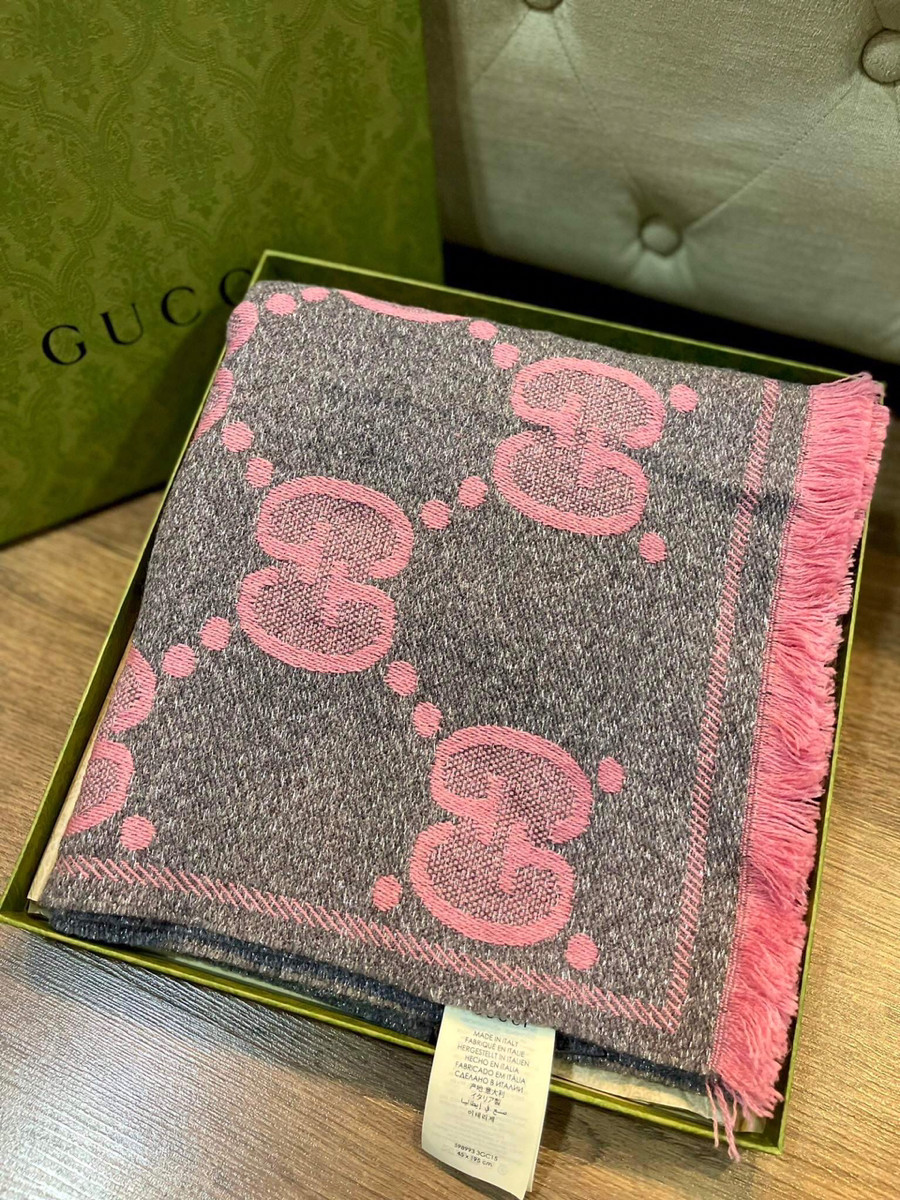 Khăn gucci len hồng ghi ánh kim 45x195