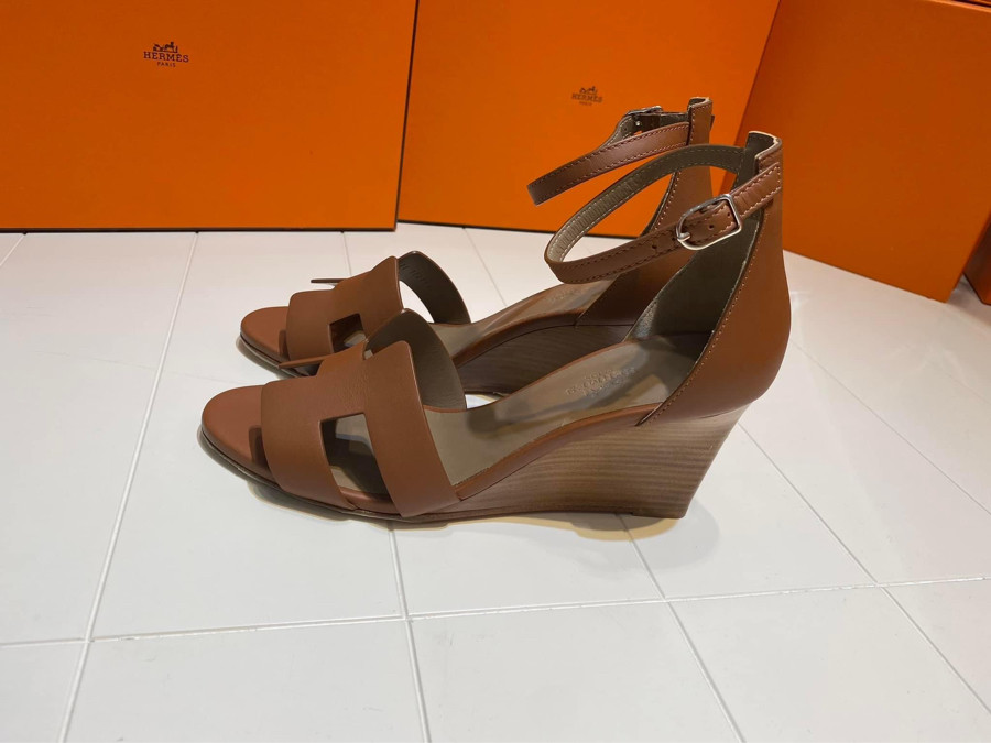 Sandal HM size 37,5 new đế xuống