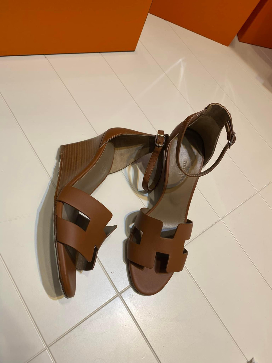 Sandal HM size 37,5 new đế xuống