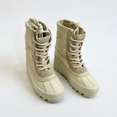 Giày boots Adidas x ye size 36.5 màu kem