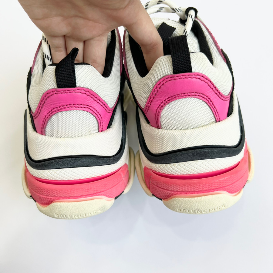 Giày sneaker Balenciaga TripleS hồng size 35