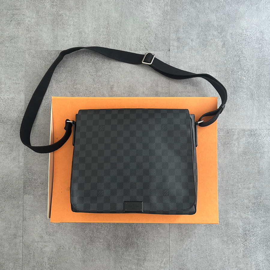 Louis Vuitton Messenger