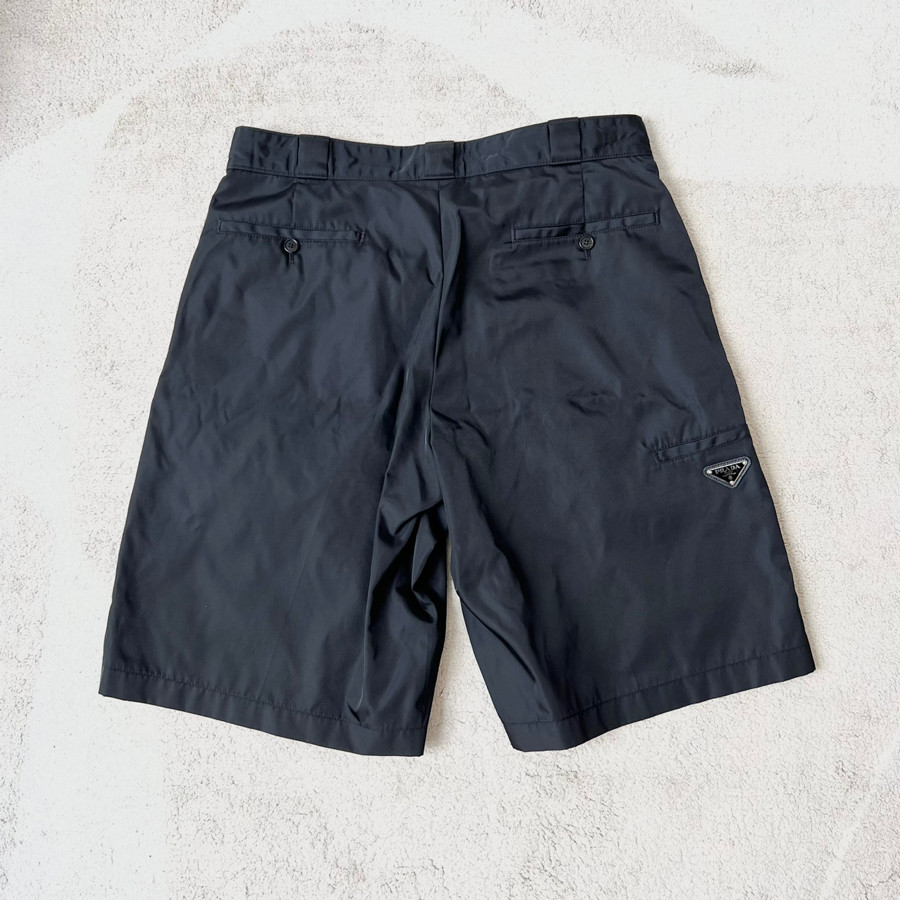 Quần Short Prada size 48