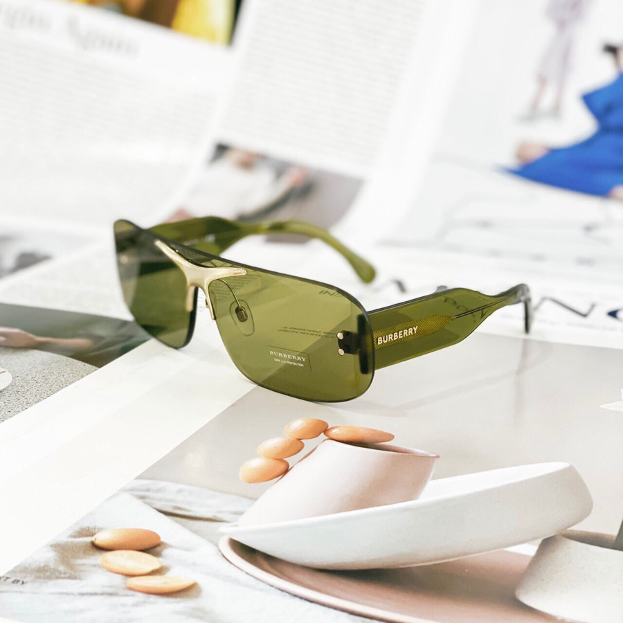 Kính râm Burberry cực chất , thu hút ánh nhìn ✨