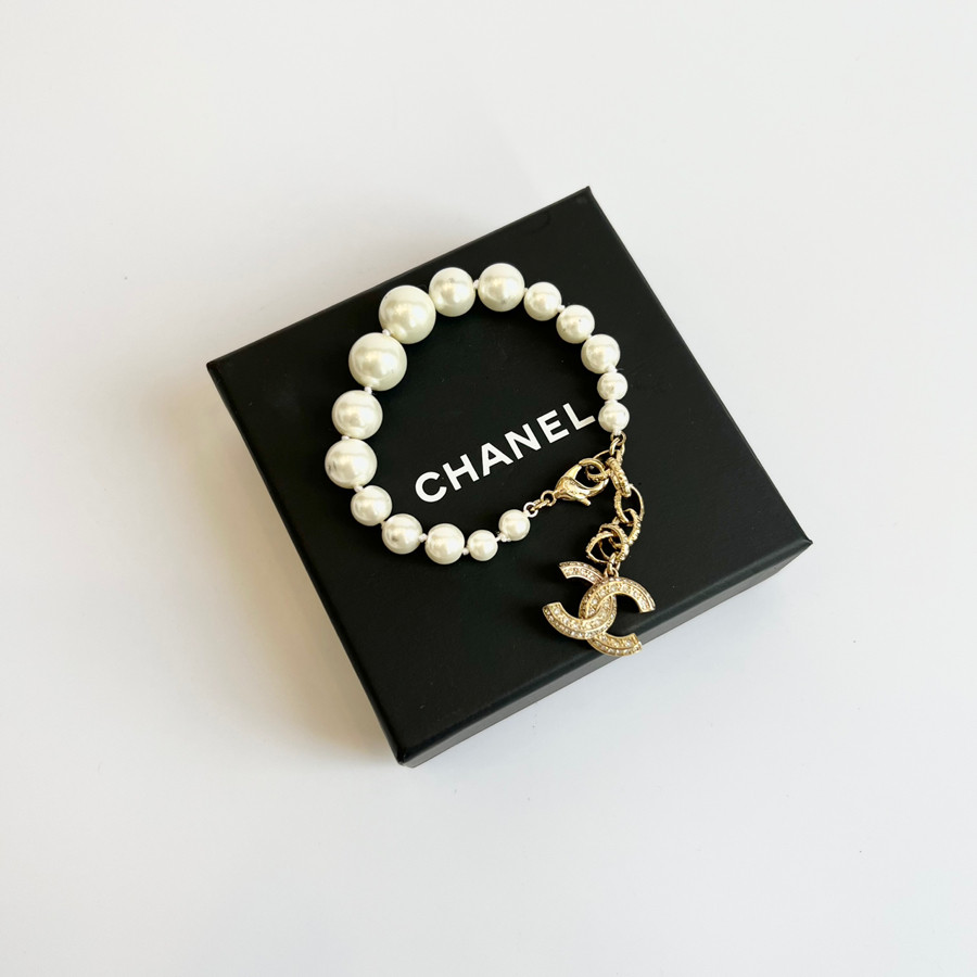 Lắc tay ngọc trai Chanel