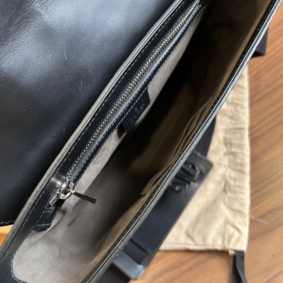 Túi Gucci SIGNATURE LEATHER MESSENGER