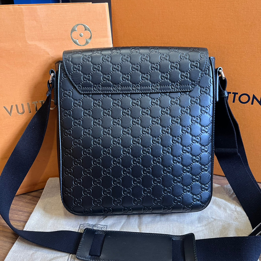 Túi Gucci SIGNATURE LEATHER MESSENGER