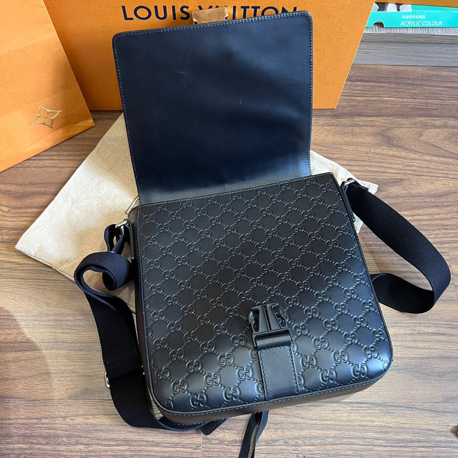 Túi Gucci SIGNATURE LEATHER MESSENGER