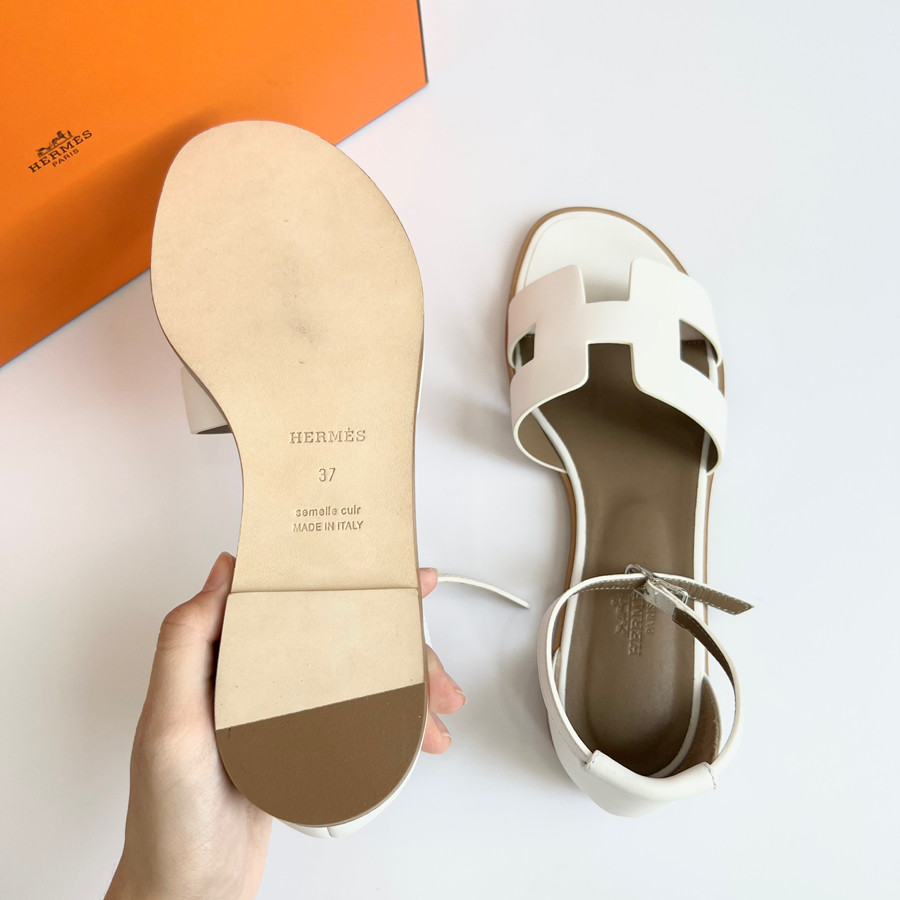 Sandal Hermes trắng size 37