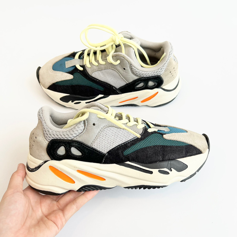 Sneaker Yeezy 700 og