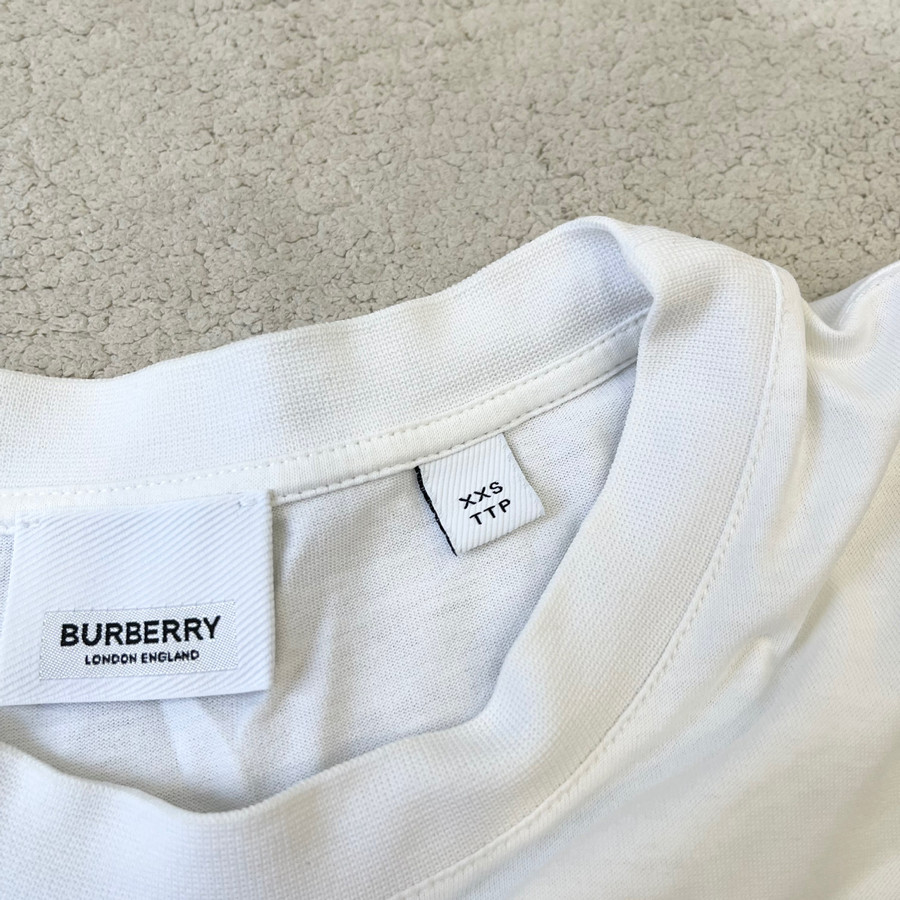 Áo Burberry trắng