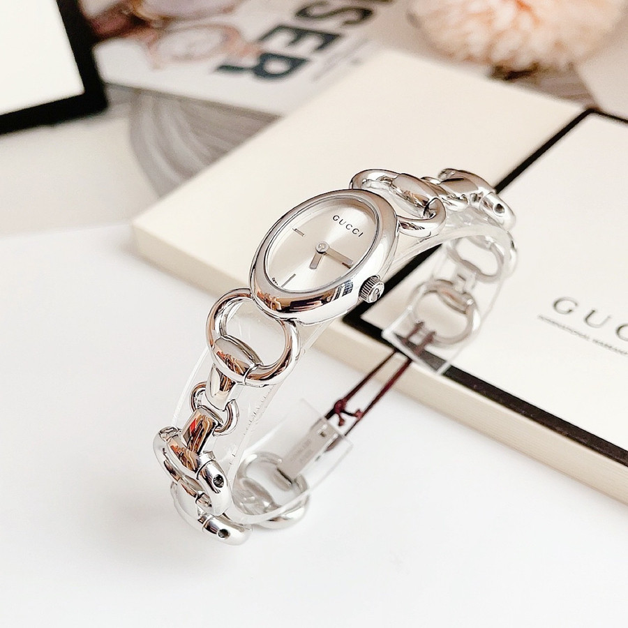 Đồng hồ nữ gucci lắc oval