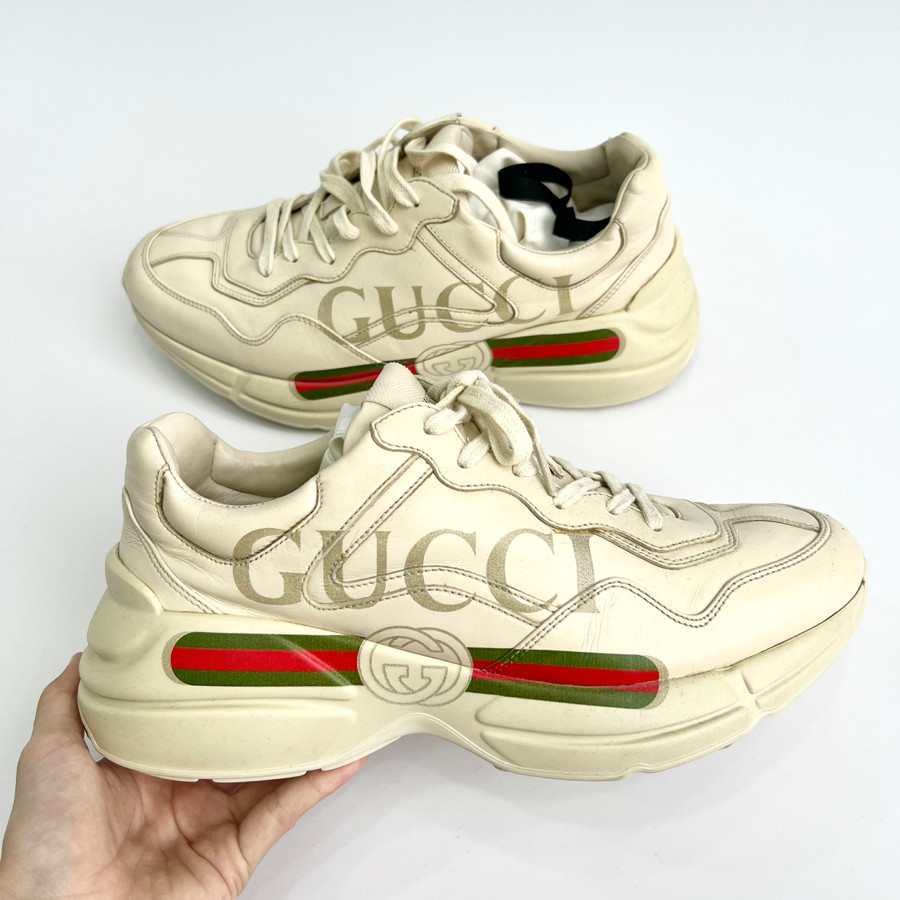 Giày sneaker Gucci fake logo