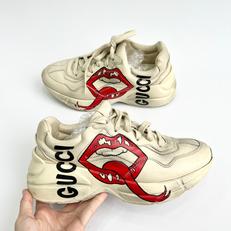 Giày sneaker Gucci môi