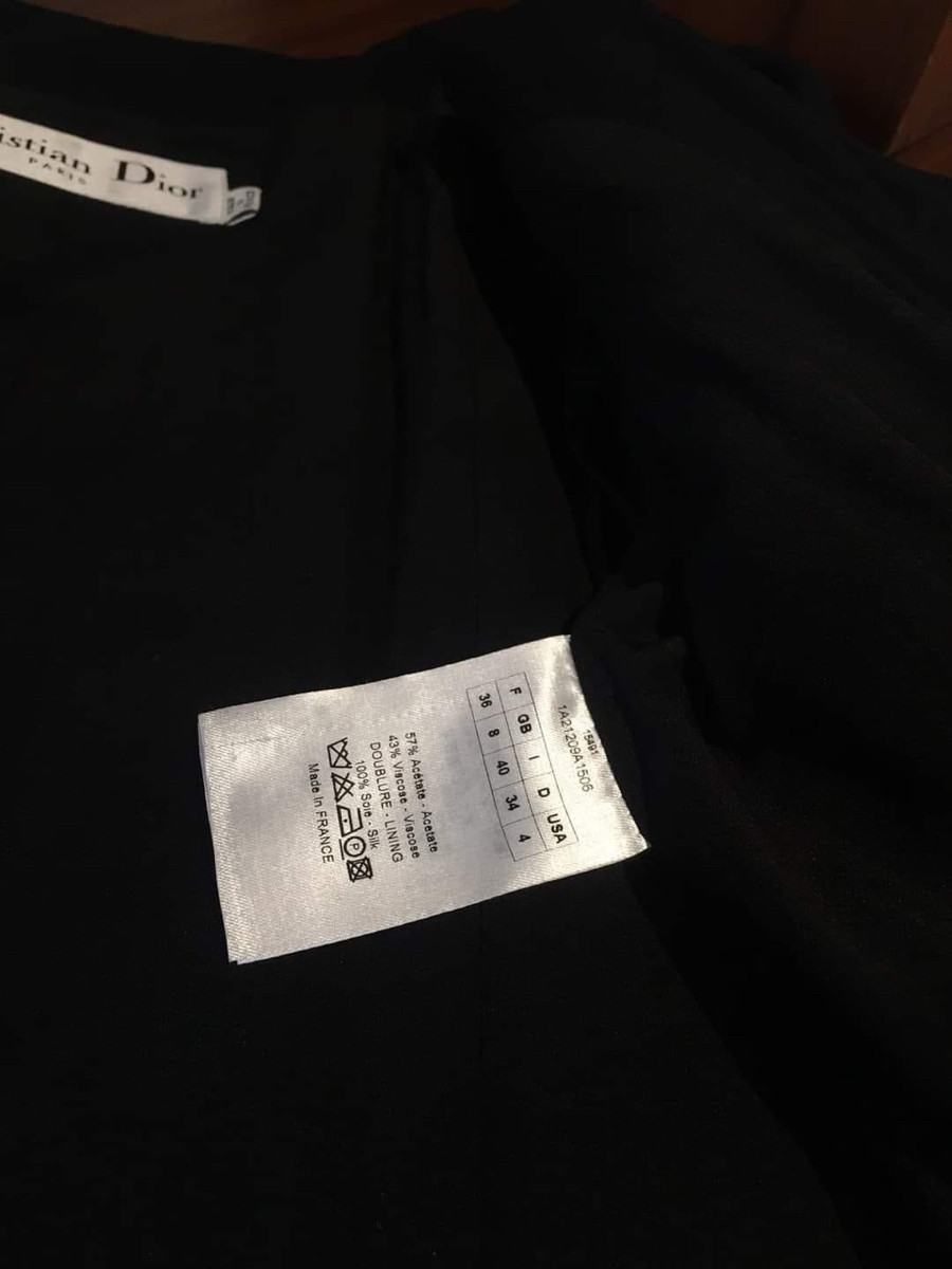 một em áo C hr istian Dior Silk x acetate Jacket size 36fr Black đẹp ạ .