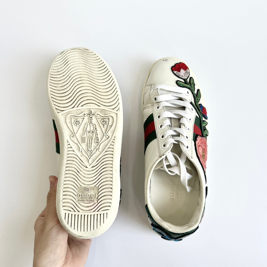 Giày sneaker Gucci hoa