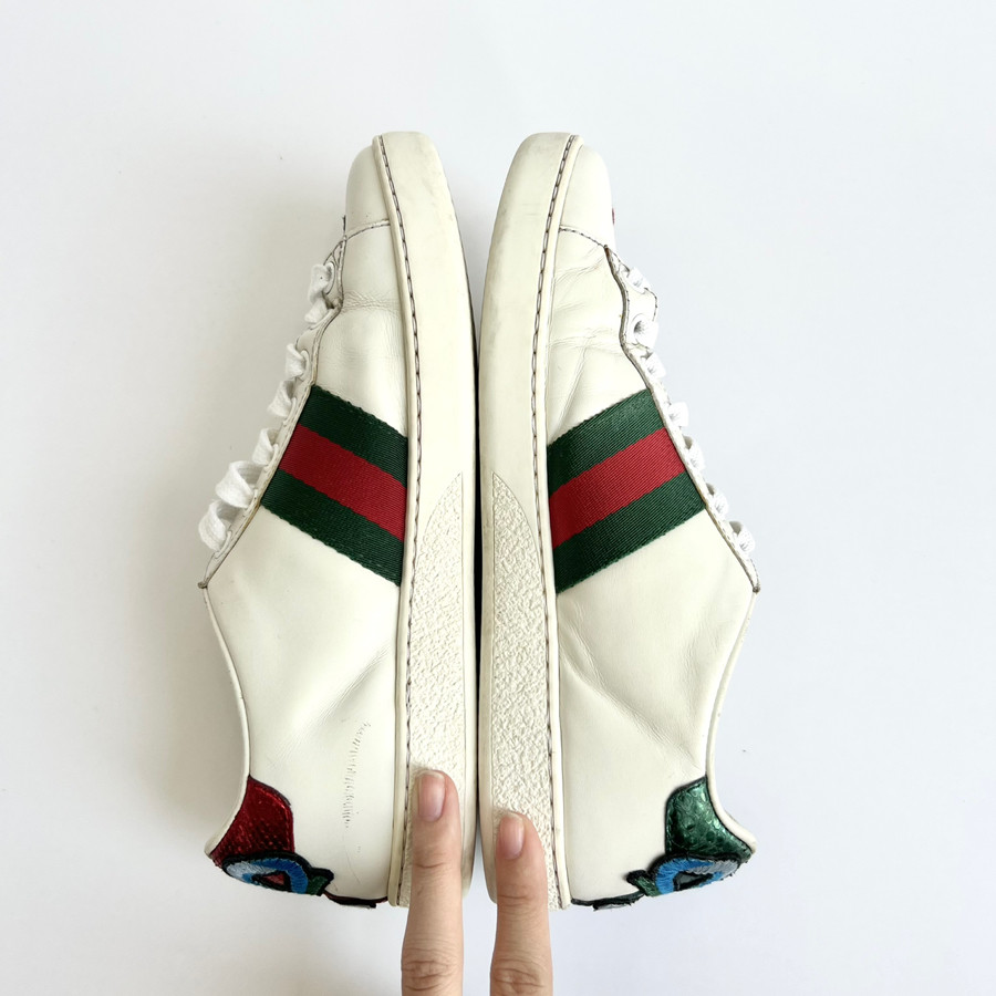 Giày sneaker Gucci hoa