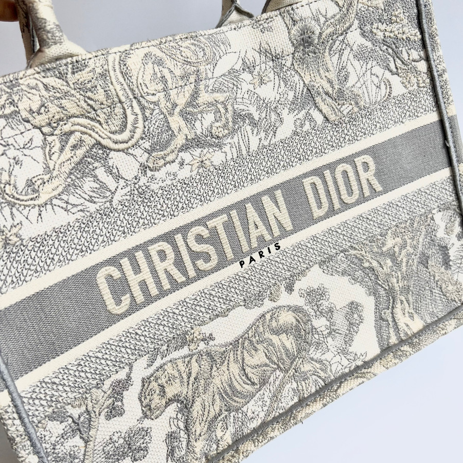 Túi Totebook Dior