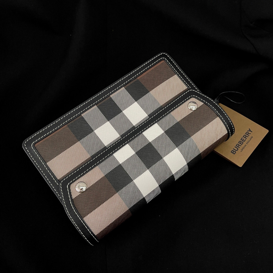 Túi Burberry Oscar hoạ tiết kẻ ô siêu xinh ✨