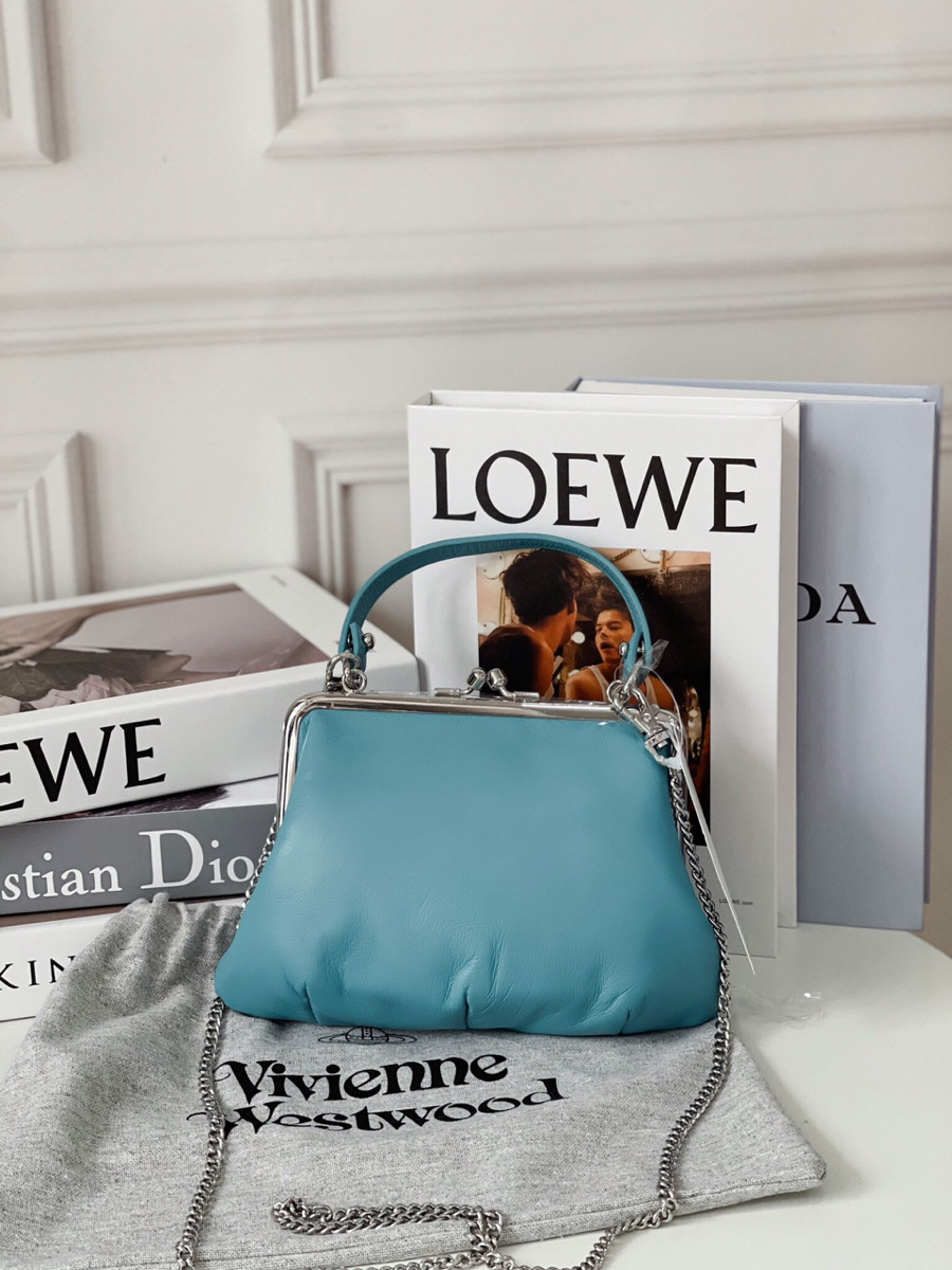 Túi Vivienne Westwood hến siêu xinh ✨