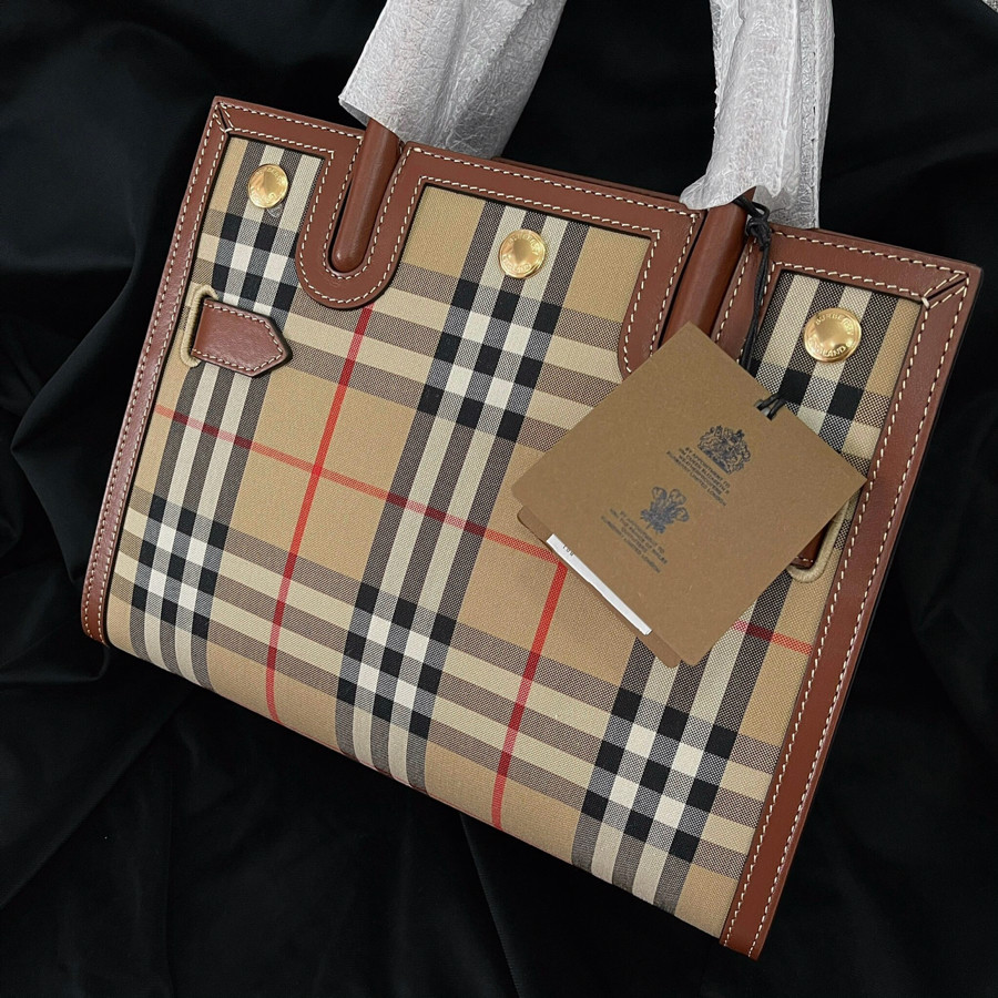 Túi Burberry  title vintage siêu xinh ✨