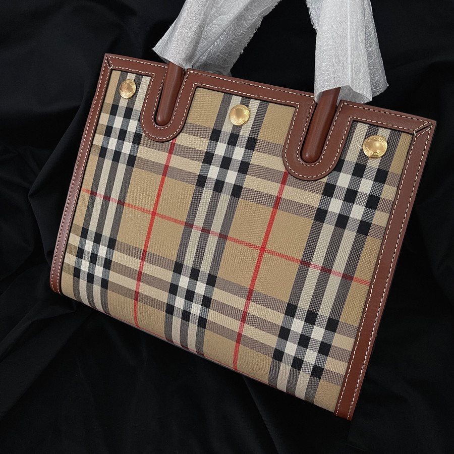 Túi Burberry  title vintage siêu xinh ✨