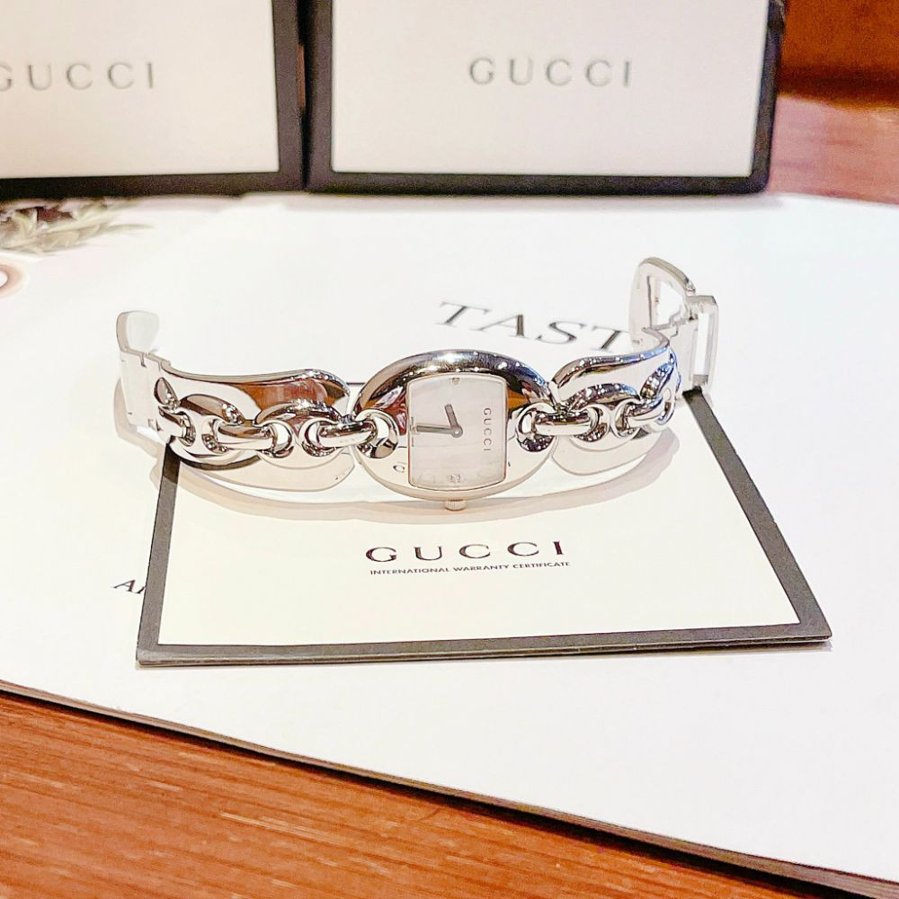 Đồng hồ Gucci Marina Chain Case 26*34mm