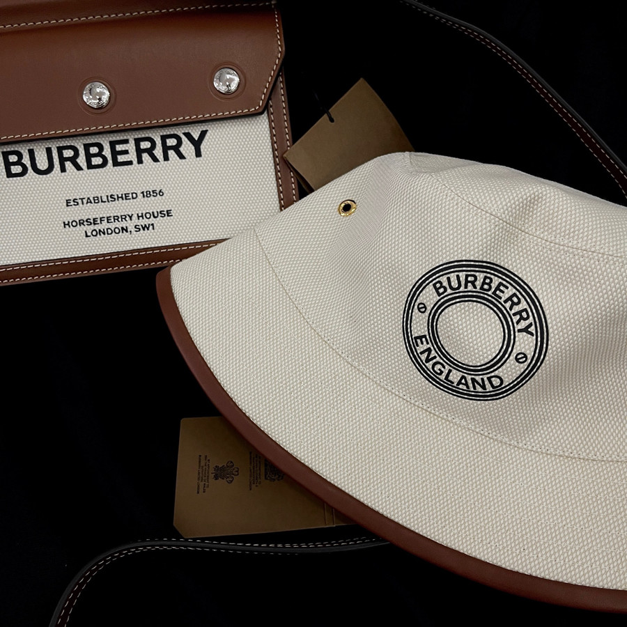 Mũ Bucker Burberry kem viền nâu size M