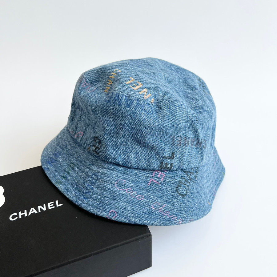 Bucket Hat Chanel xanh