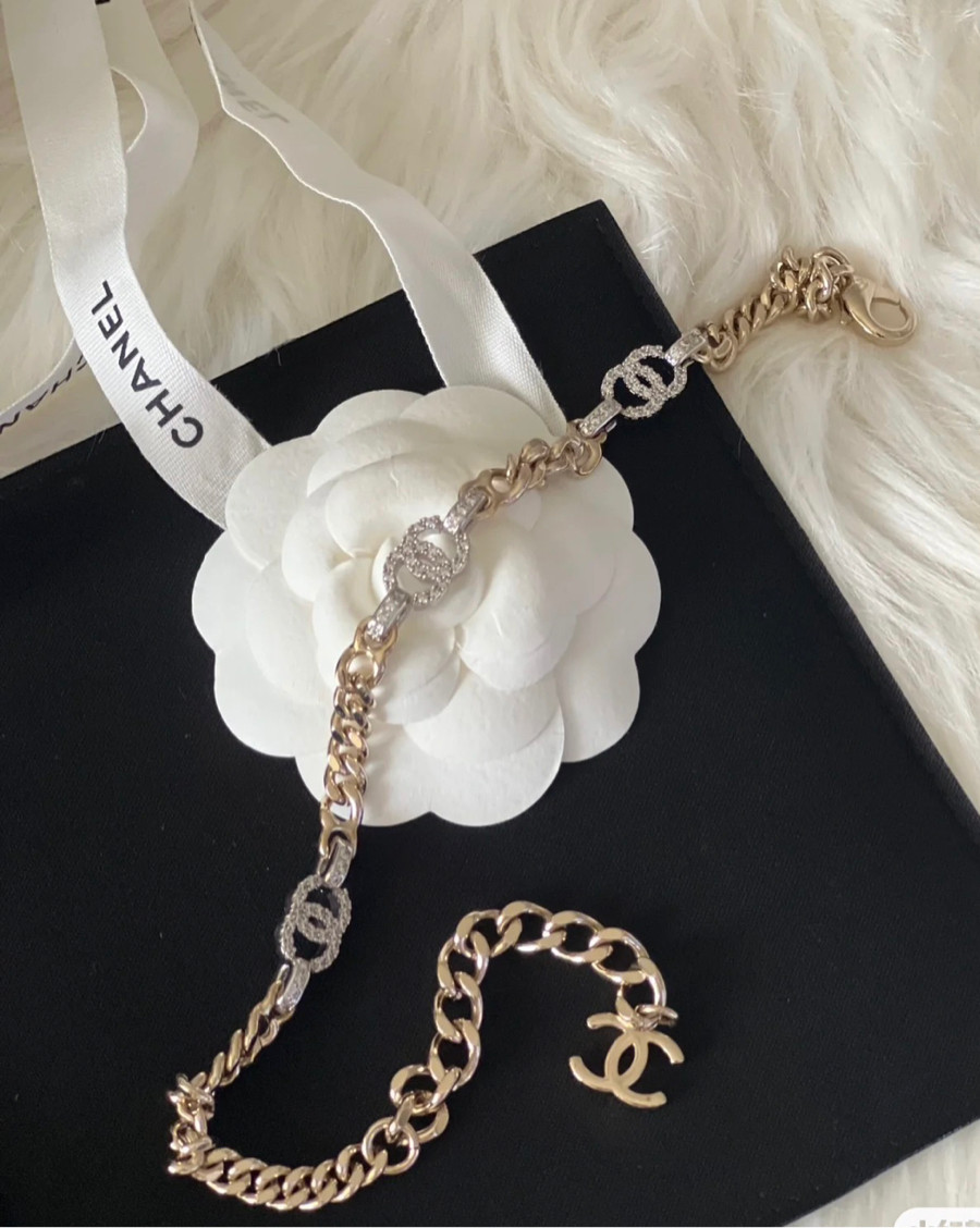 Vòng cổ Chocker Chanel 22S Sang Chảnh