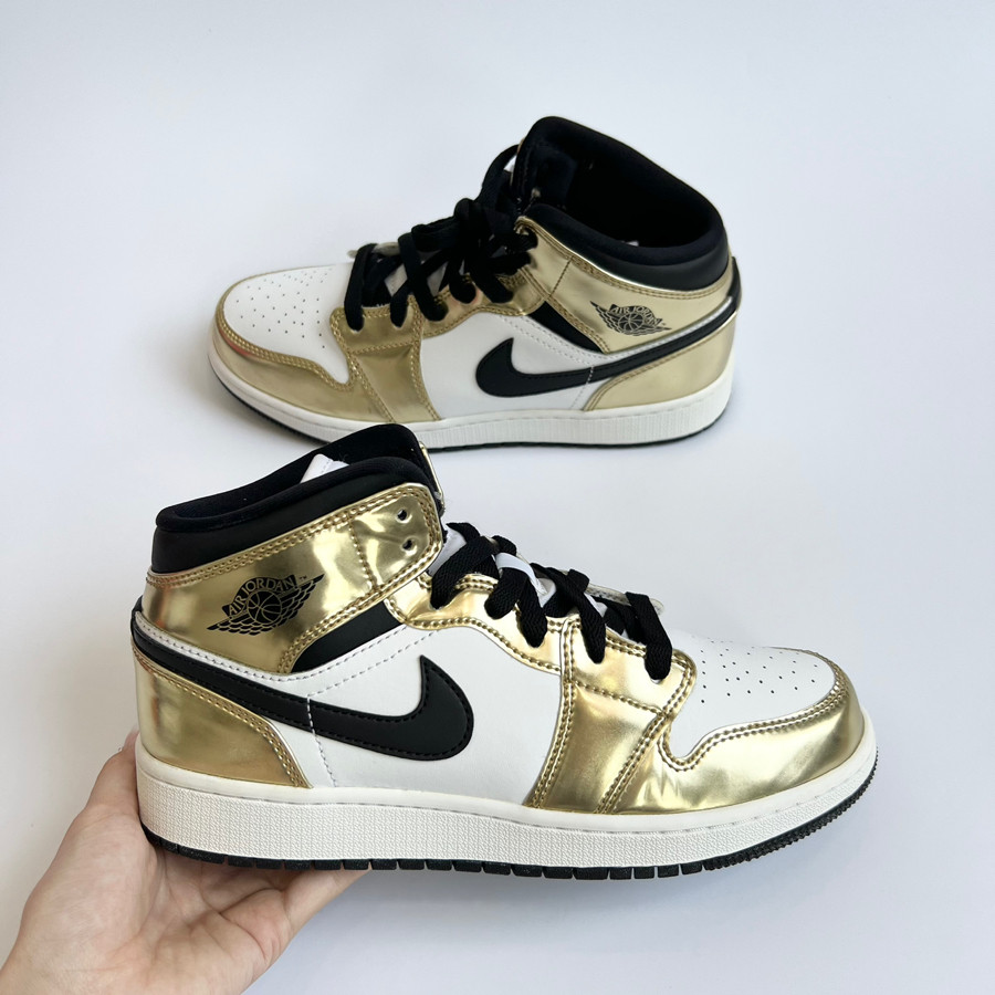 Giày sneaker Jordan mid gold