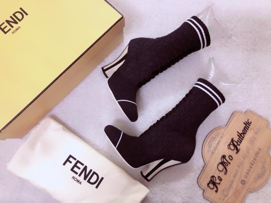 Fendi black stretch sock boots sz 35,5