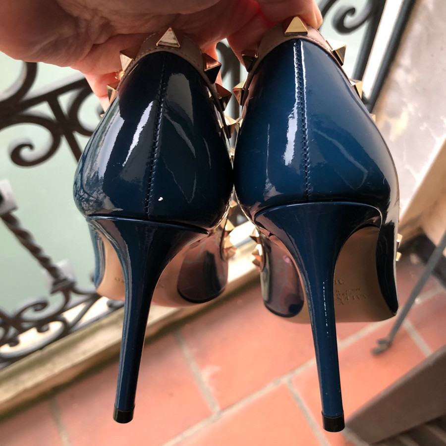 Valentino Navy Patent Rockstud Pump 85mm sz 36: