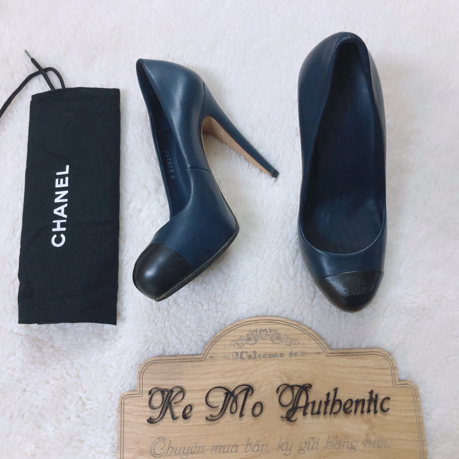 ❤️Chanel Hidden Platform Black Navy 2 Tone Cap Leather Heels Pumps CC sz 35,5: