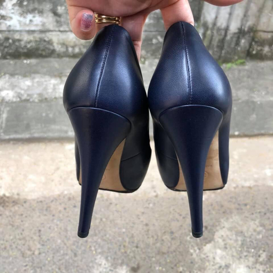 Chanel Hidden Platform Black Navy 2 Tone Cap Leather Heels Pumps CC sz 35,5: