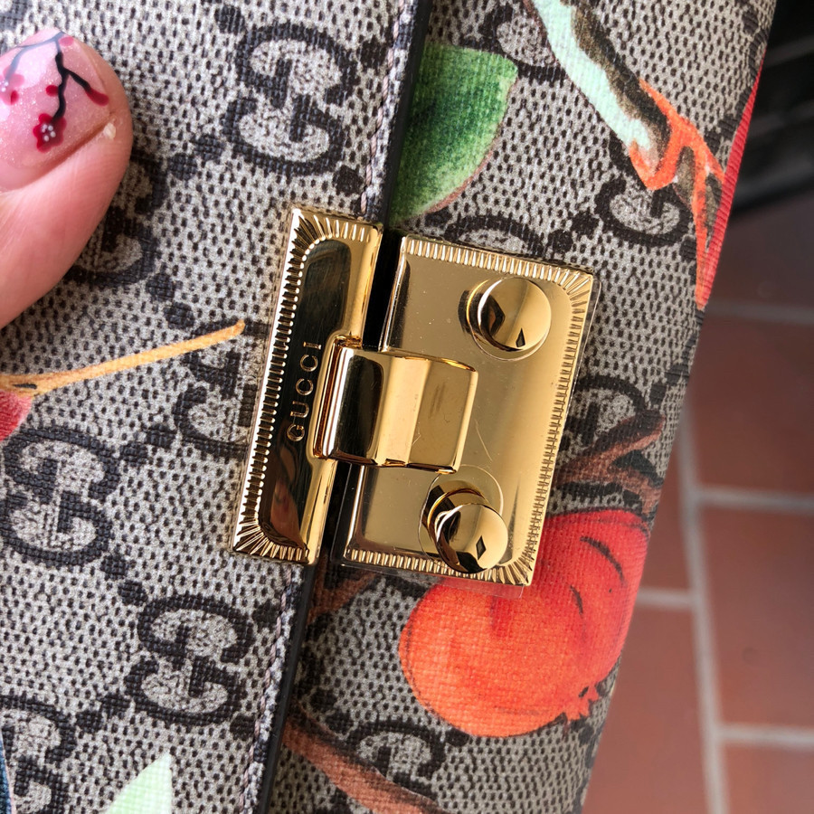 Gucci Padlock Tian Continental WOC :