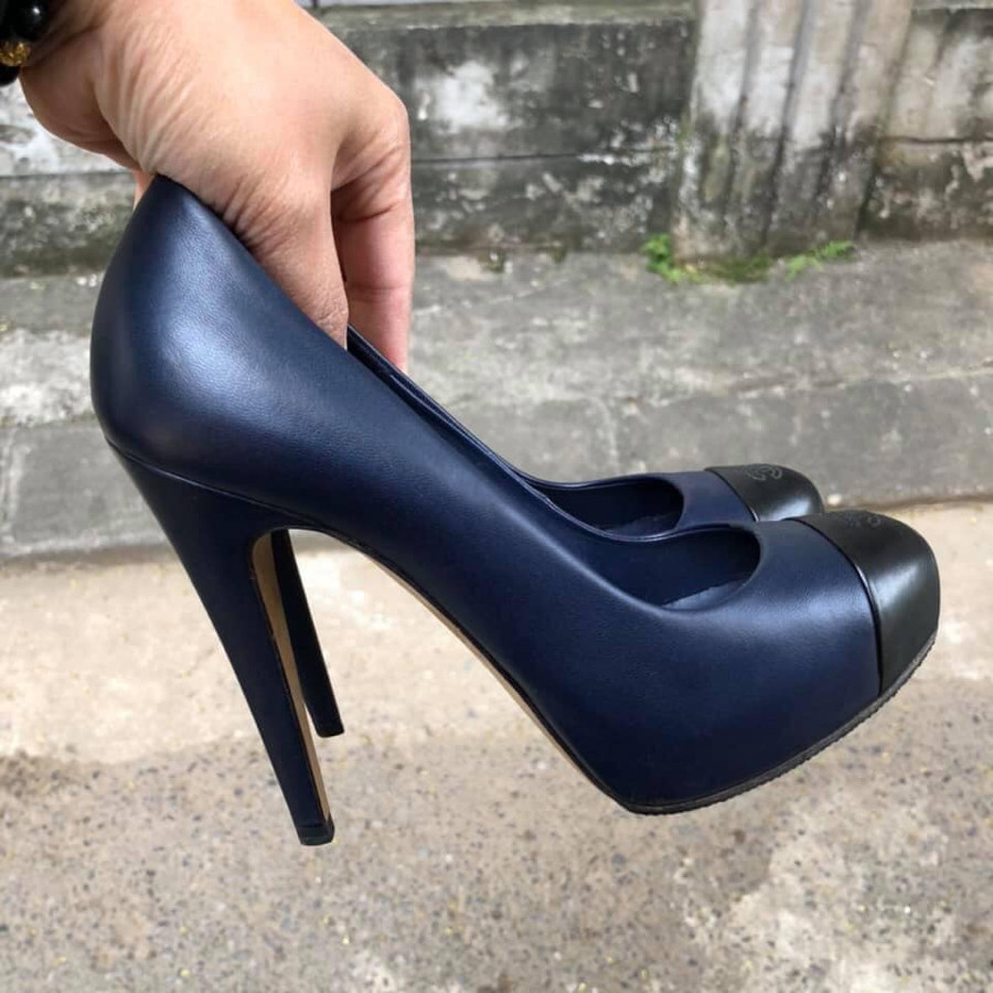 Chanel Hidden Platform Black Navy 2 Tone Cap Leather Heels Pumps CC sz 35,5: