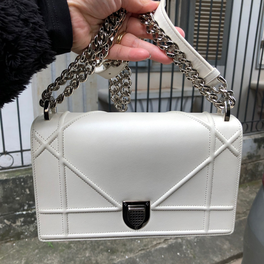 ❤️ Dior - DIORAMA Small bag chain shoulder bag lambskin Ivory: