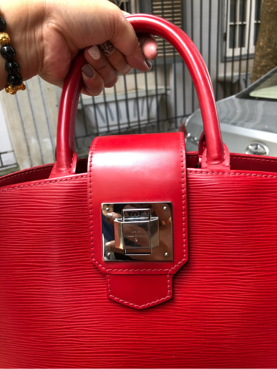 Louis Vuitton Mirabeau PM Bag - epi red