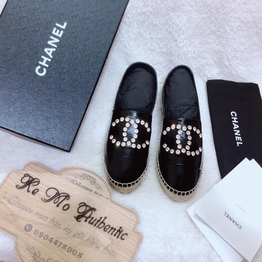 Chanel slip on black patent leather sz 38: