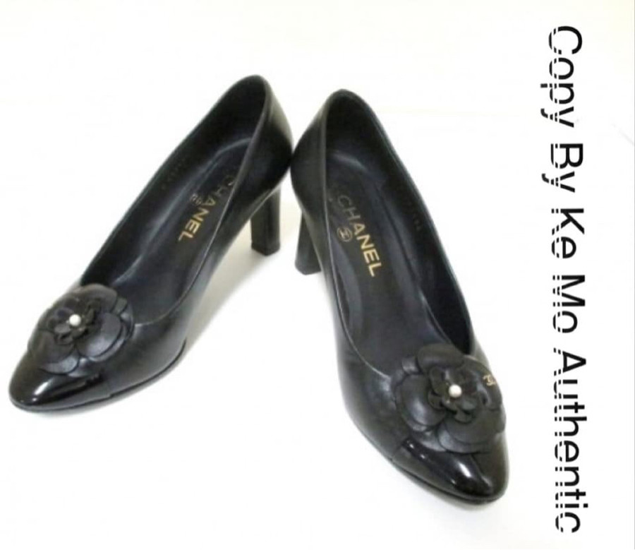 Chanel pump Camellia black sz  37c :