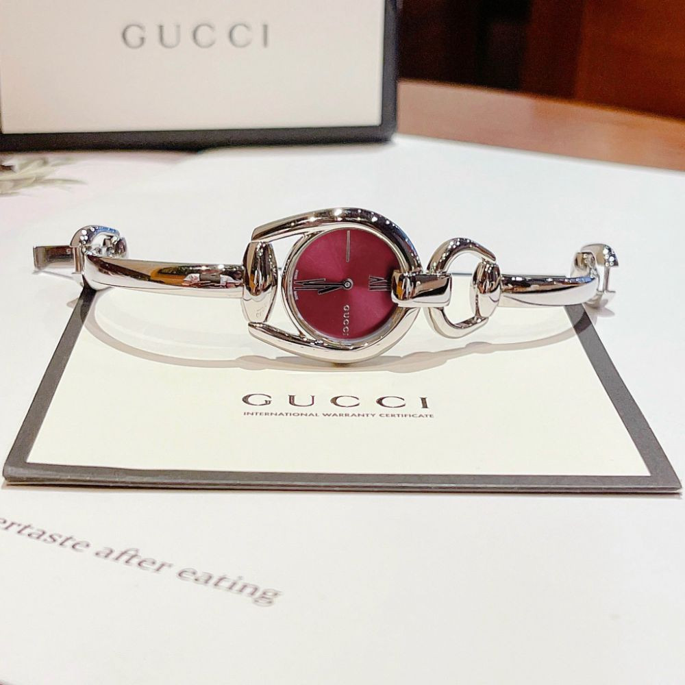 Đồng hồ Gucci Horsebit dáng lắc sang chảnh Case 28mm