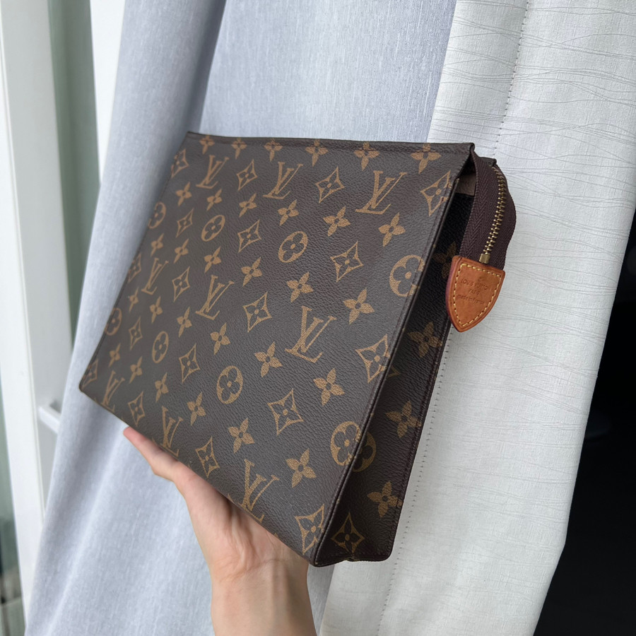 Louis Vuitton Caramel Monogram Wild at Heart Toiletry Pouch 26 Cosmetic Bag  1118 For Sale at 1stDibs  louis vuitton makeup bag lv toiletry pouch 26 lv  pouch