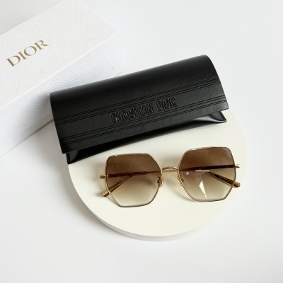 Mắt kính Dior