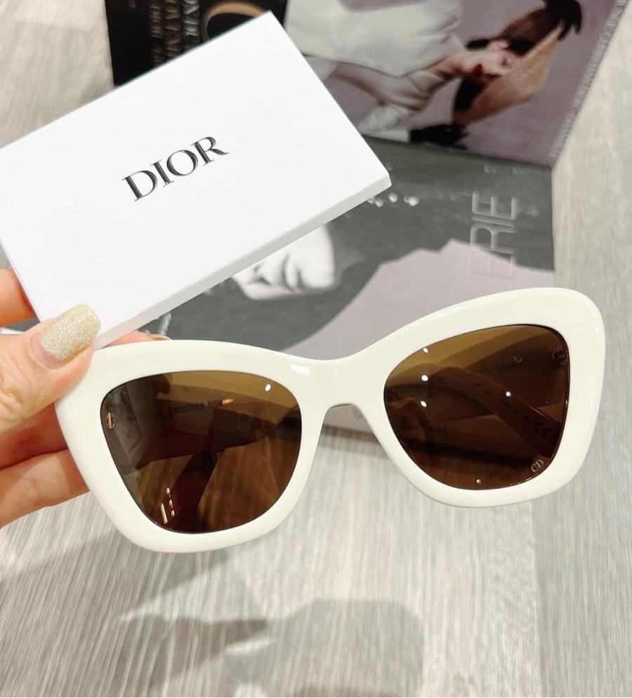 Kính Dior