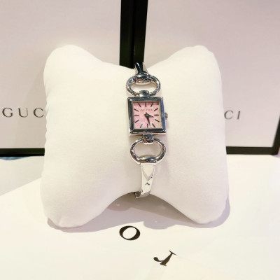 Đồng hồ Gucci Tornabuoni case 17mm mặt vuông