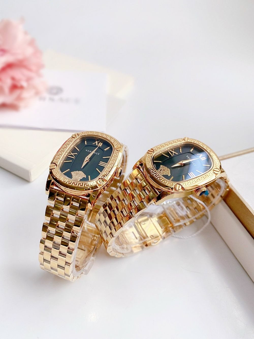 Đồng hồ Versace Couture bản dây gold mặt đen Case 35mm