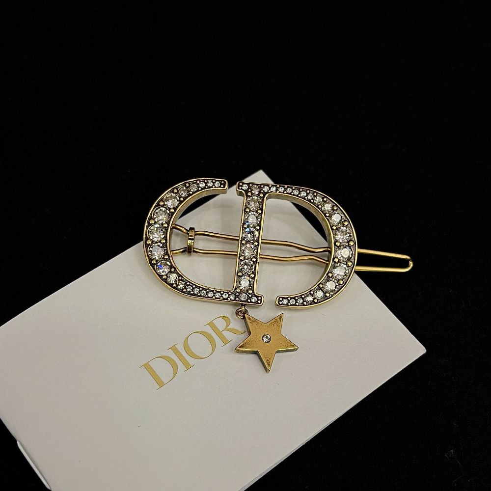 Kẹp tóc Dior CD đính đá sang chảnh