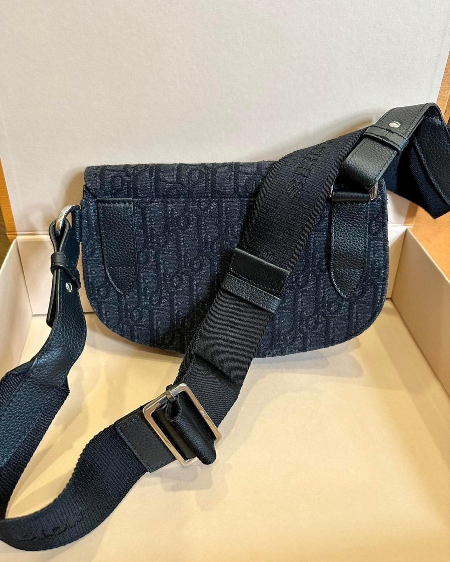 Túi Dior Black Saddle Pouch Likenew 98%